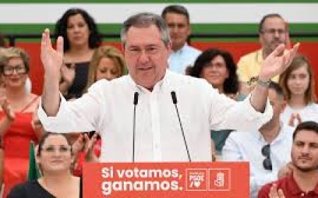 Espadas acusa a Moreno de "poner en peligro" a Andalucía por "abrir la puerta" a Vox: "Dan miedo, son el NoDo"