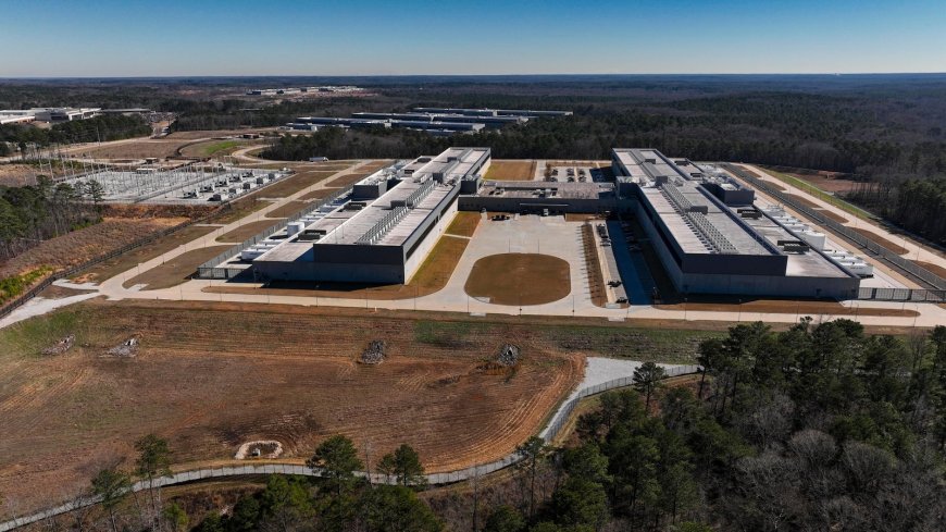 How the White House and governors want to fix AI-driven power shortages and price spikes